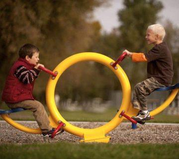 فواید بازی الاکلنگ برای کودکان
