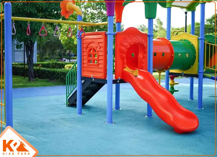 مقایسه قطعات پارکی پلی اتیلن و فایبرگلاس